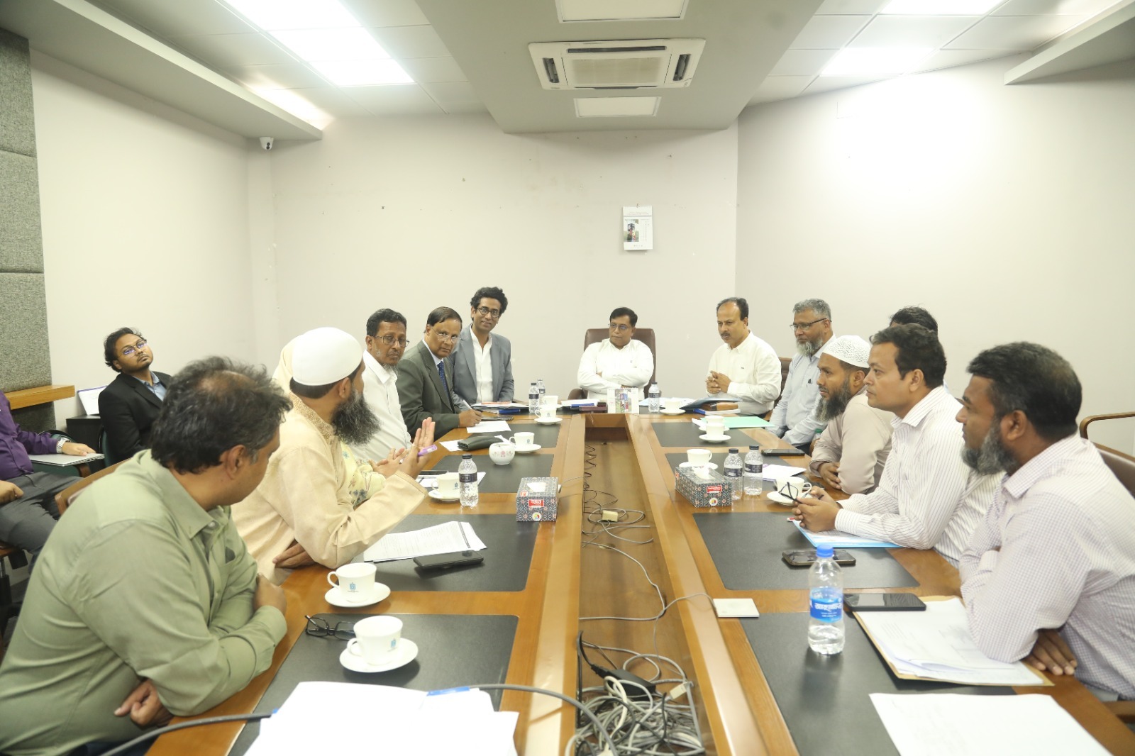 হিট প্রকল্পের বাস্তবায়নাধীন গবেষণা উপপ্রকল্প পুনর্মূল্যায়ন করছে ইউজিসি